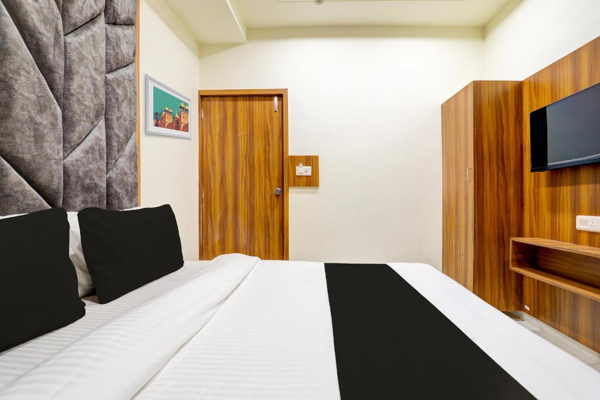 Hotel O Sun Light Amhedabad Dış mekan fotoğraf