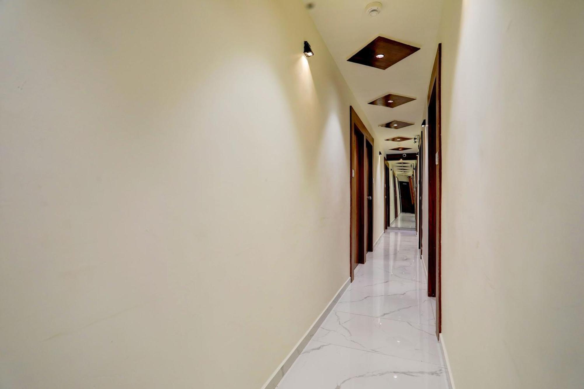 Hotel O Sun Light Amhedabad Dış mekan fotoğraf