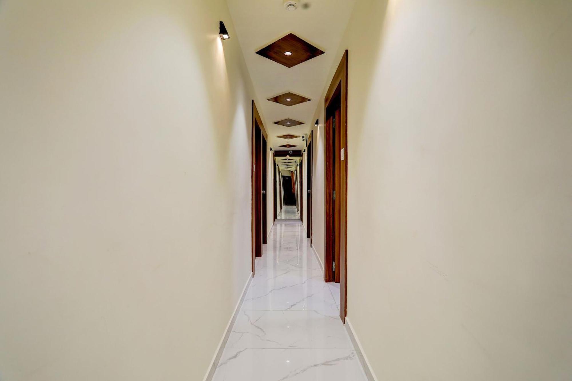 Hotel O Sun Light Amhedabad Dış mekan fotoğraf