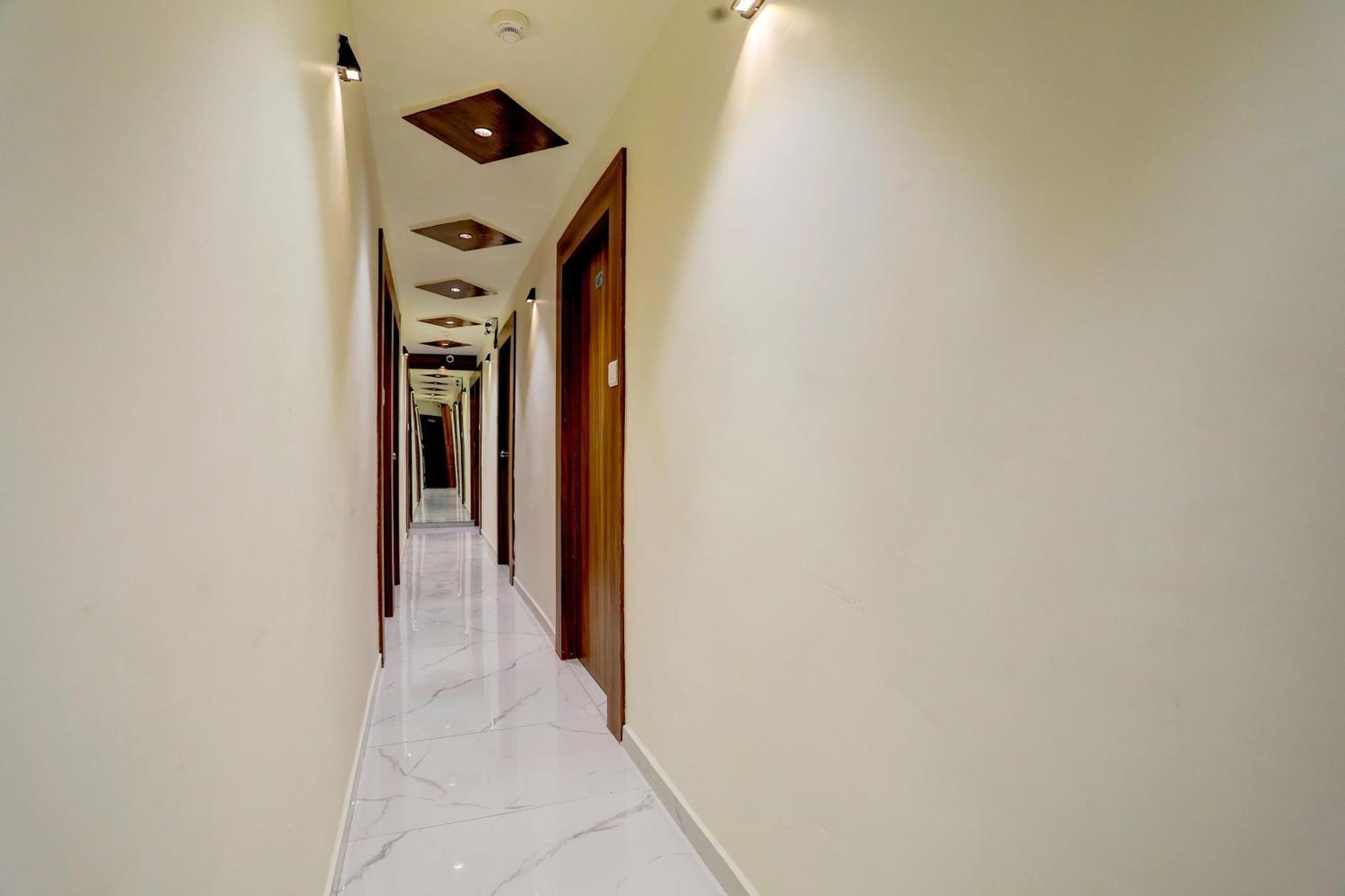 Hotel O Sun Light Amhedabad Dış mekan fotoğraf
